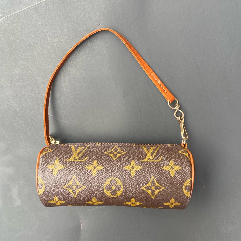 Louis Vuitton papillon pochette in monogram canvas